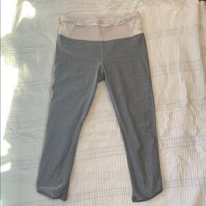 Lululemon Wunder Under Gray Silver Leggings 21” Cropped Legging Workout Pants